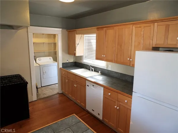 $3,500 | 3620 East 6th Street, Long Beach, CA 90814