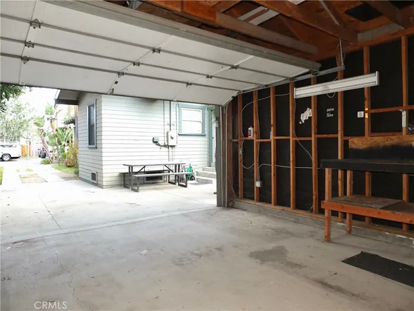 $3,500 | 3620 East 6th Street, Long Beach, CA 90814