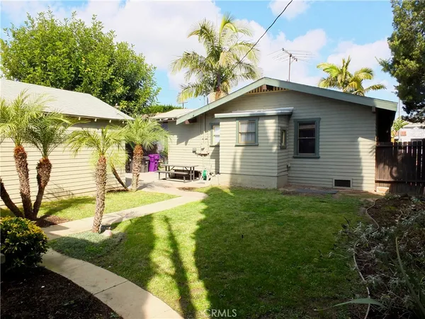 $3,500 | 3620 East 6th Street, Long Beach, CA 90814