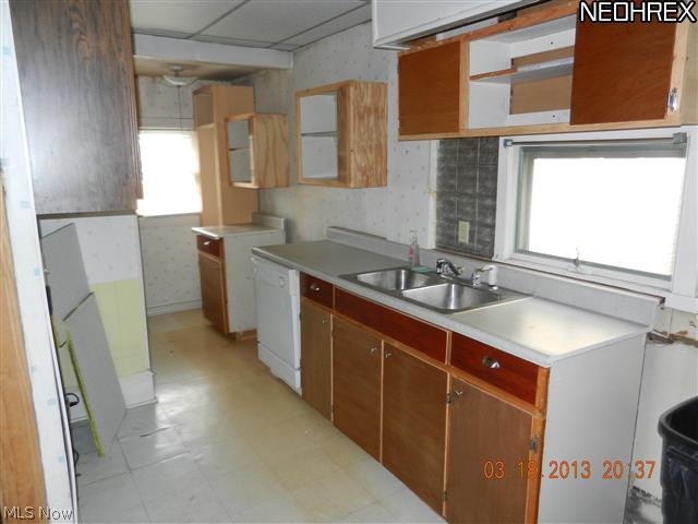 2422 9th Street Northwest Canton, OH 44708 - Photo 4 of 8 Gallery Image 4