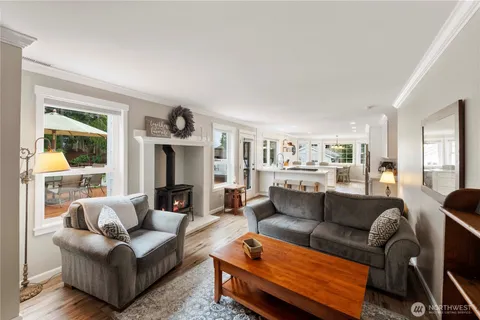 $1,150,000 | 15511 133rd Avenue East, Puyallup, WA 98374