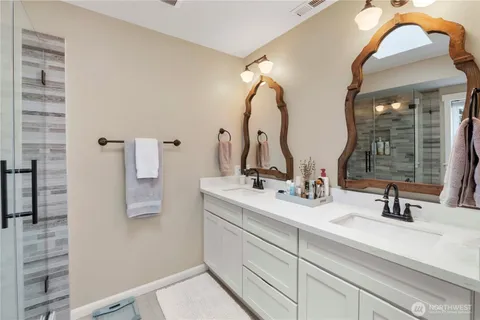 $1,150,000 | 15511 133rd Avenue East, Puyallup, WA 98374