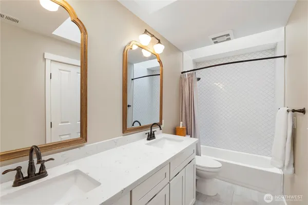 $1,150,000 | 15511 133rd Avenue East, Puyallup, WA 98374