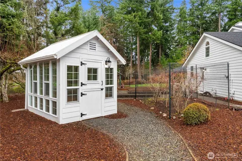 $1,038,000 | 15511 133rd Avenue East, Puyallup, WA 98374