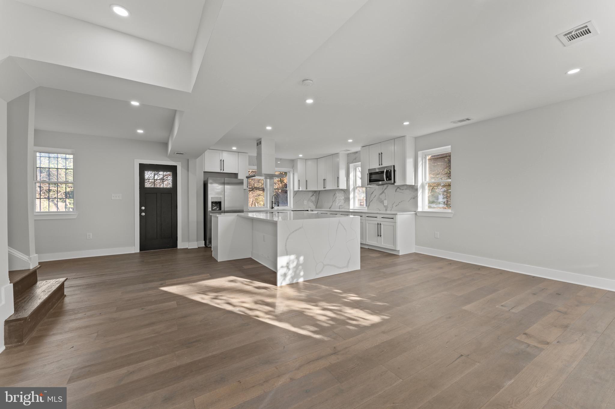 33 Nicholson Street Northwest Washington, DC 20011 - Photo 12 of 59