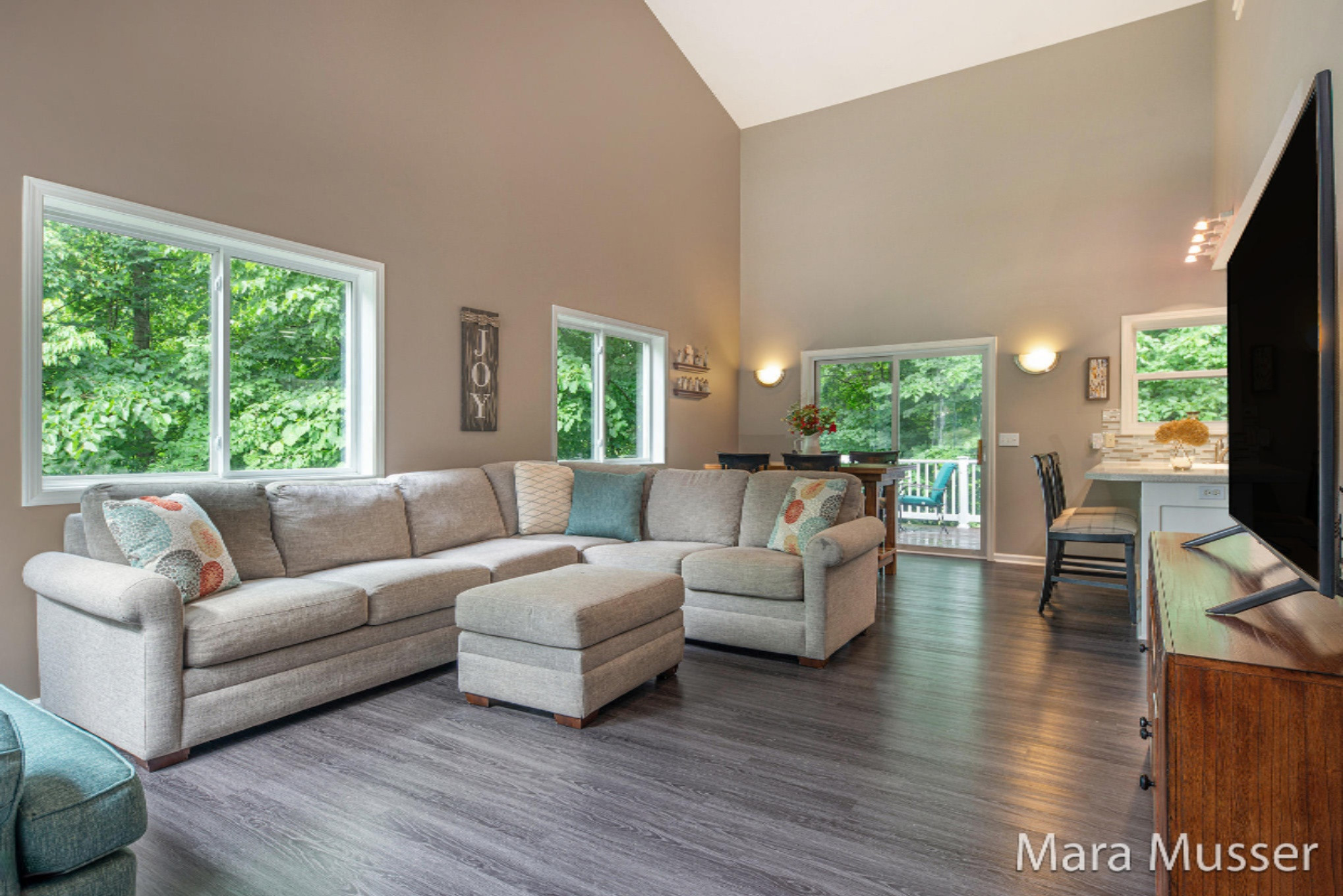 4005 Patti Road Dorr, MI 49323 - Photo 4 of 40 Living Room