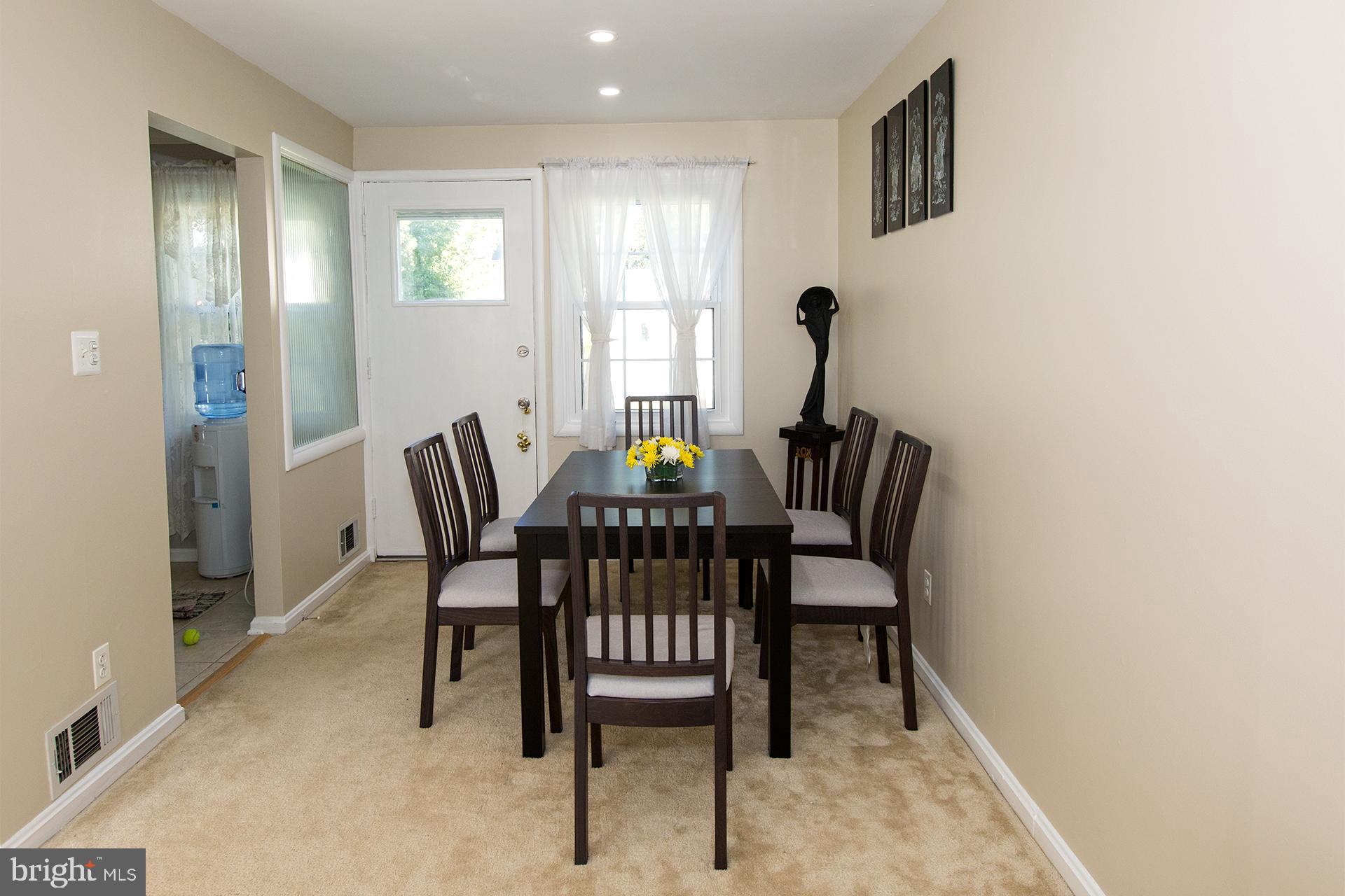 13217 Holdridge Road Silver Spring, MD 20906 - Photo 5 of 30 Dinning Room