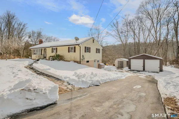 $360,000 | 237 South Road, Bozrah, CT 06334