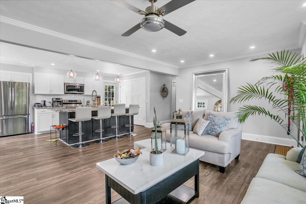 606 Davenport Road Simpsonville, SC 29680 - Photo 6 of 21