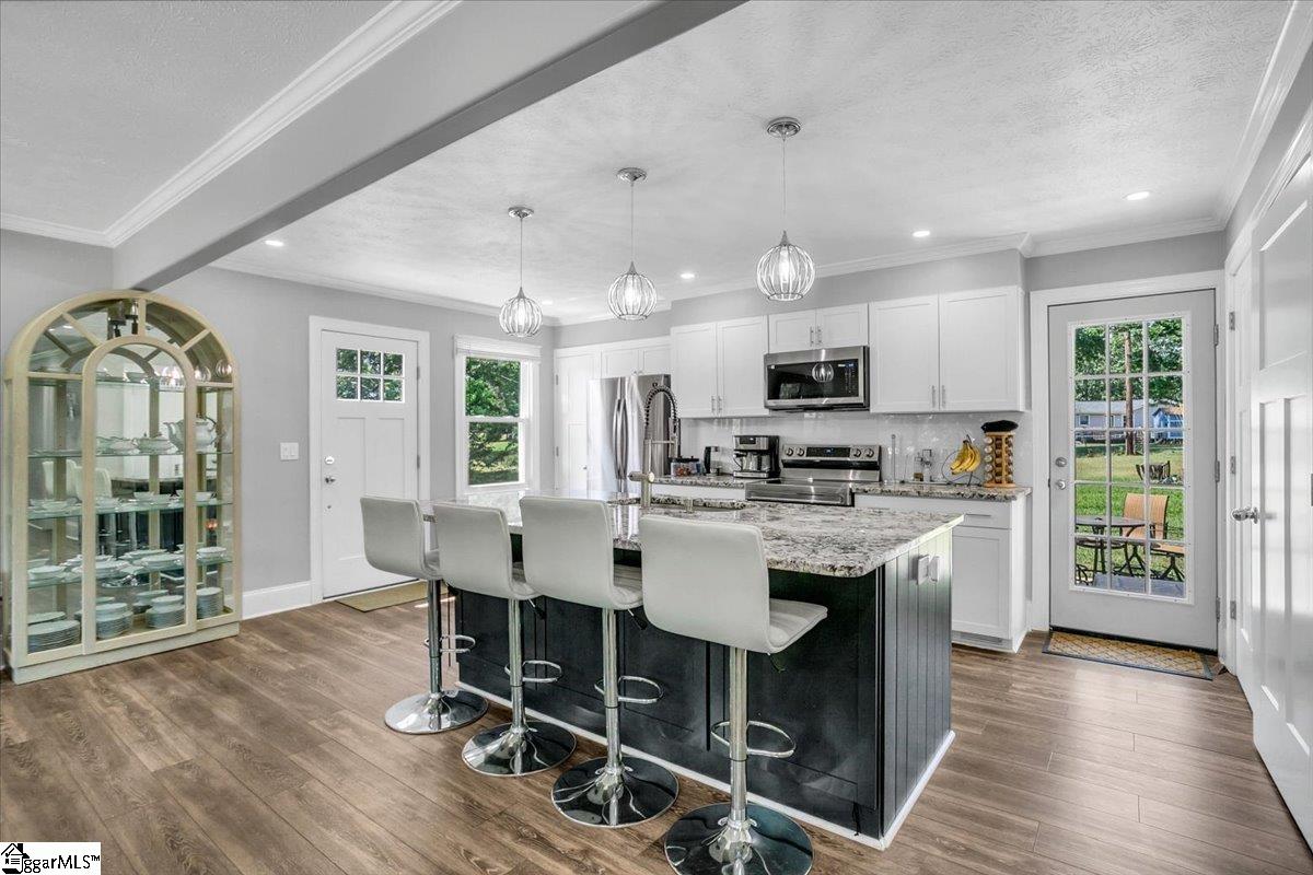 606 Davenport Road Simpsonville, SC 29680 - Photo 8 of 21