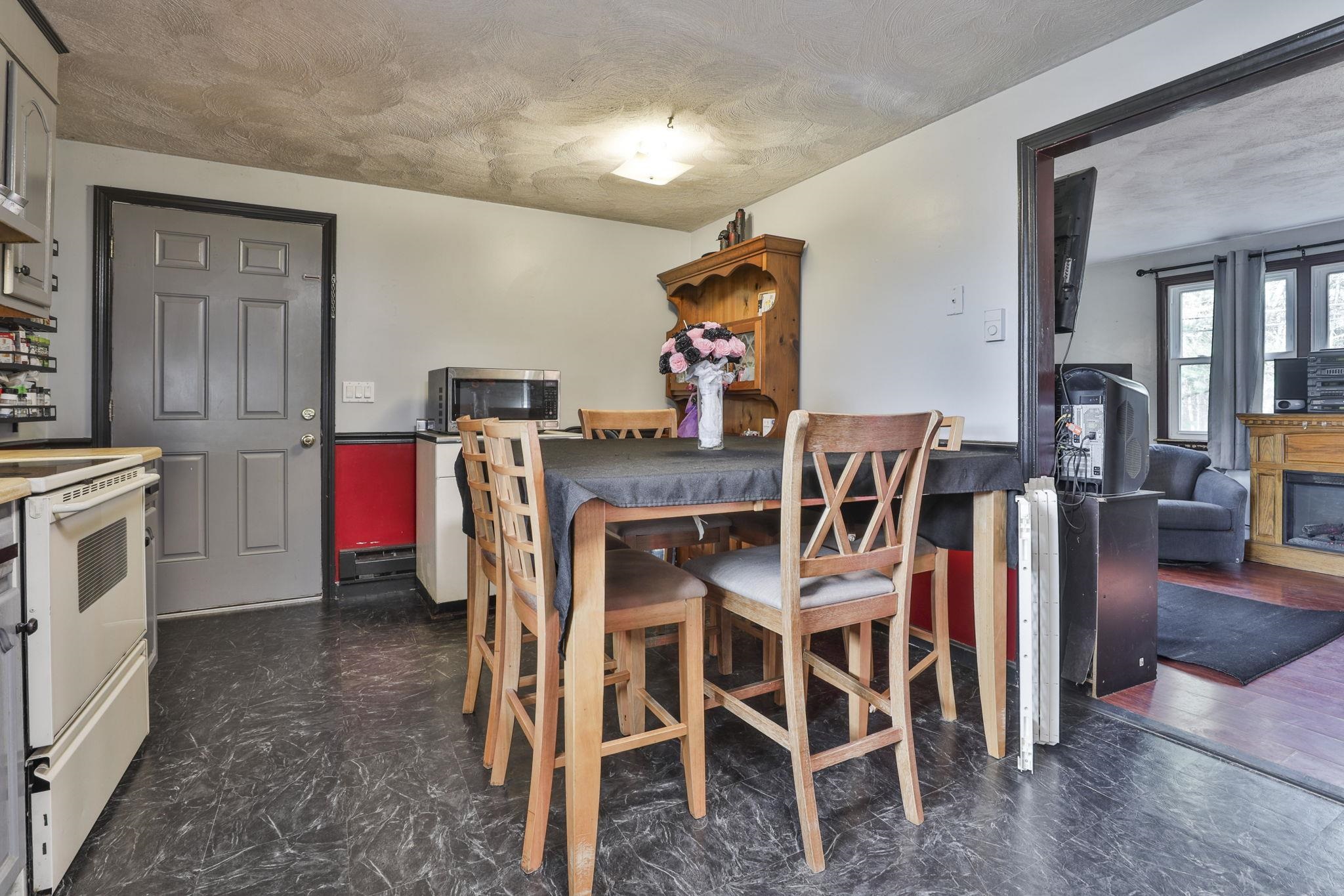 13 R Gamache Road Derry, NH 03038 - Photo 7 of 18