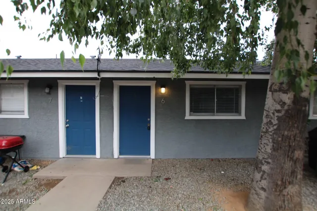 $1,049 | 3004 East Waltann Lane, Unit 6, Phoenix, AZ 85032