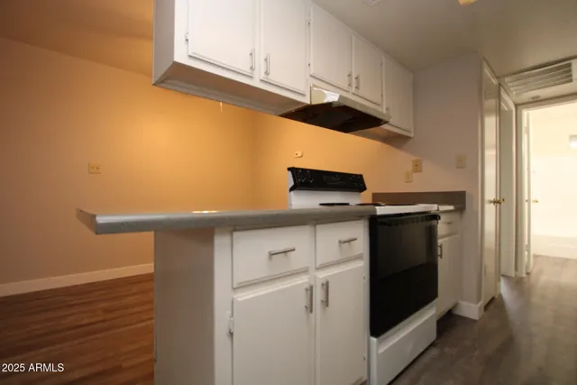 $1,049 | 3004 East Waltann Lane, Unit 6, Phoenix, AZ 85032