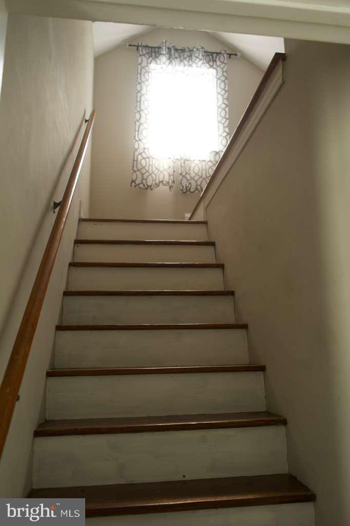 133 Heulings Avenue Riverside, NJ 08075 - Photo 19 of 31 a view of entryway