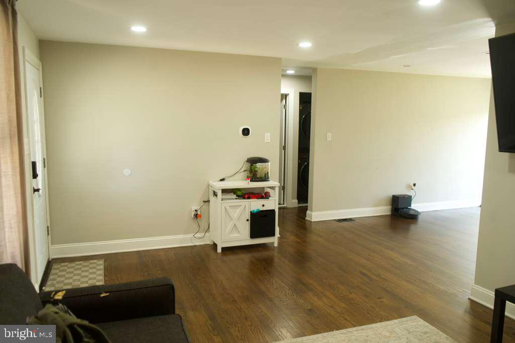 133 Heulings Avenue Riverside, NJ 08075 - Photo 4 of 31 a view of livingroom with furniture