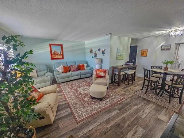 $1,500 | 3010 59th Street South, Unit 307, Gulfport, FL 33707