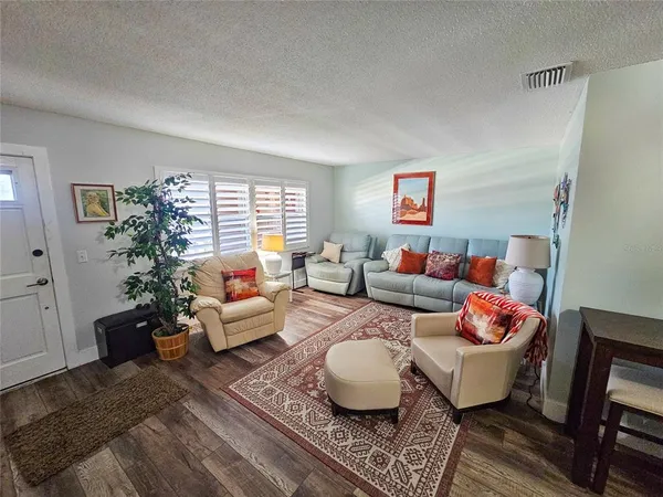 $1,500 | 3010 59th Street South, Unit 307, Gulfport, FL 33707