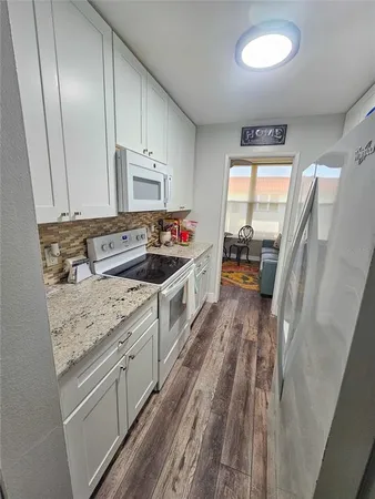 $1,500 | 3010 59th Street South, Unit 307, Gulfport, FL 33707