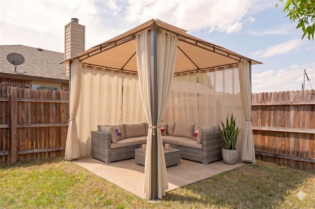 9448 Centennial Drive Waco, TX 76708 - Photo 12 of 40 AI Generated patio furniture