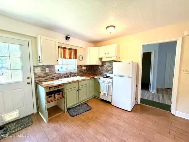 $184,500 | 2006 Eden Street, Pascagoula, MS 39581