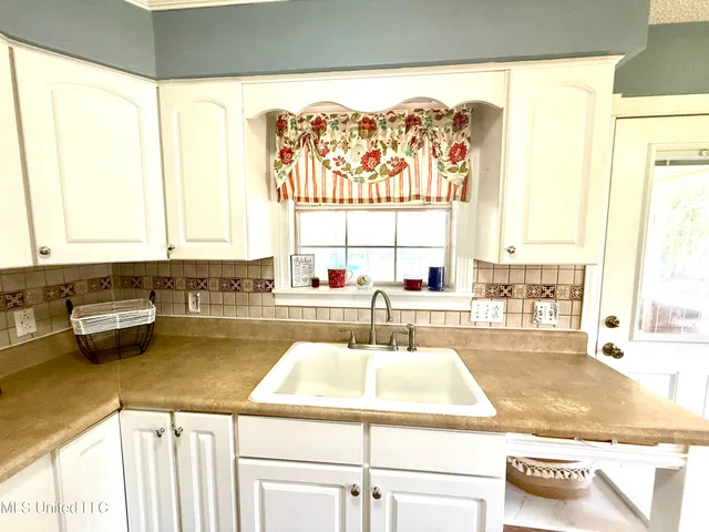 $184,500 | 2006 Eden Street, Pascagoula, MS 39581