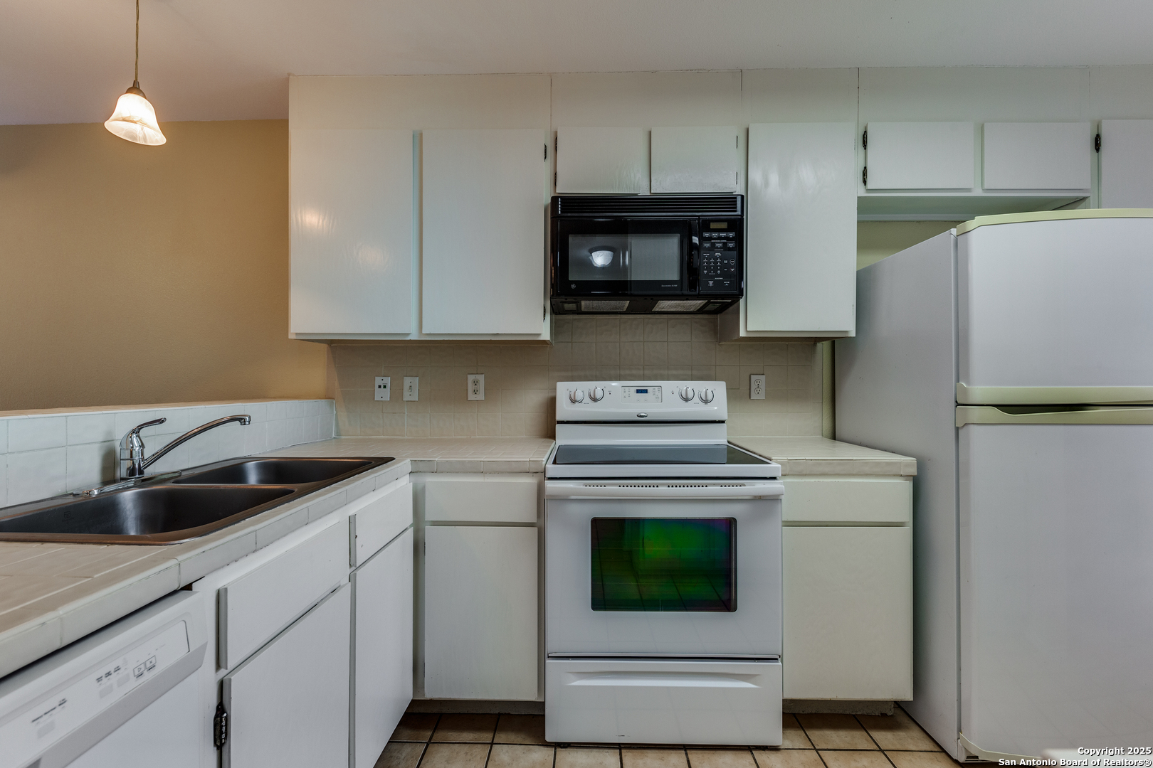 11815 Vance Jackson Road, Unit 1605 San Antonio, TX 78230 - Photo 4 of 12