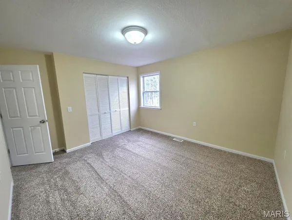 $179,900 | 810 Cleveland Road, Houston, MO 65483