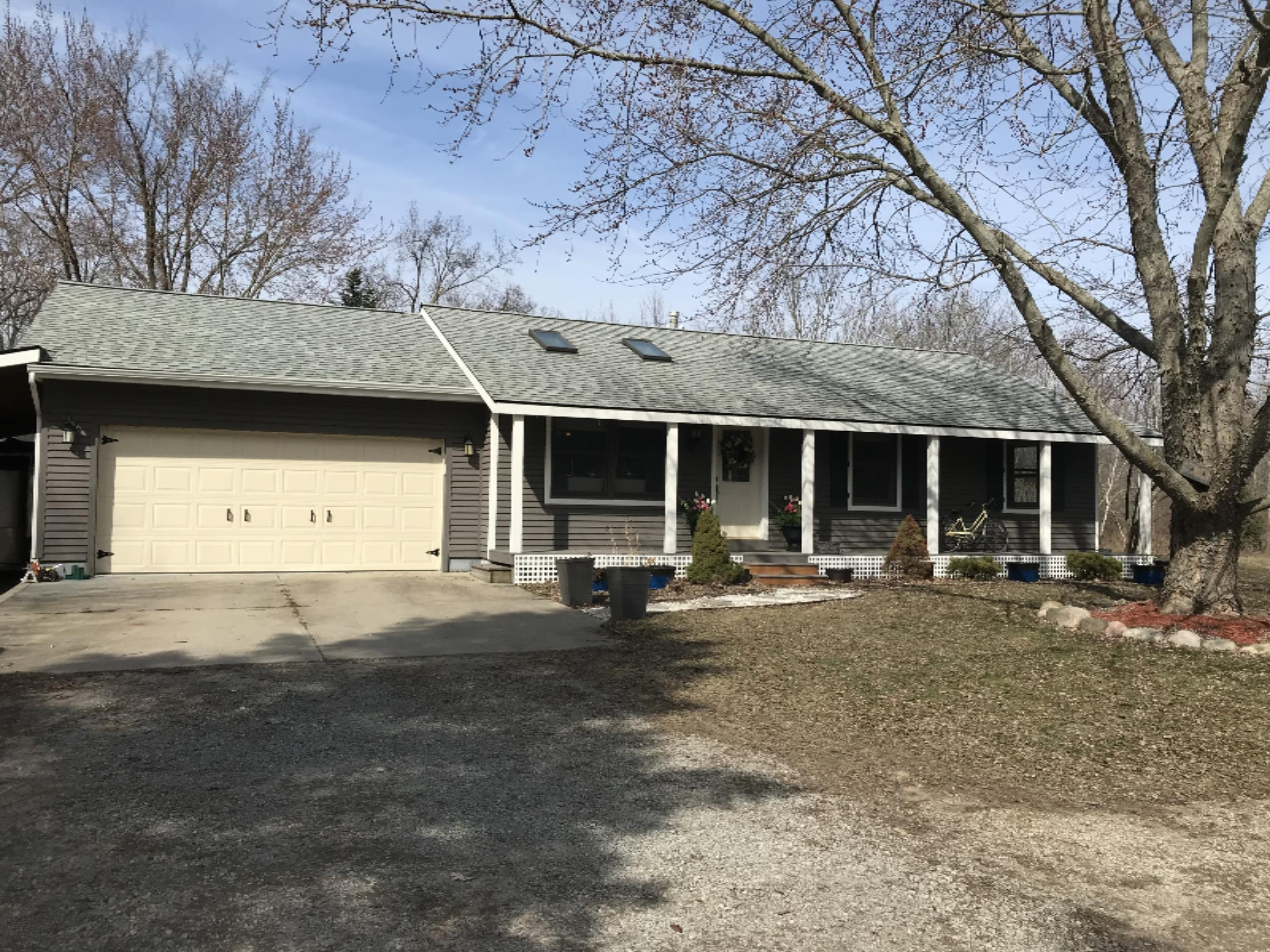 7015 14 Mile Road Northeast Cedar Springs, MI 49319 - Photo 1 of 16 IMG_0406