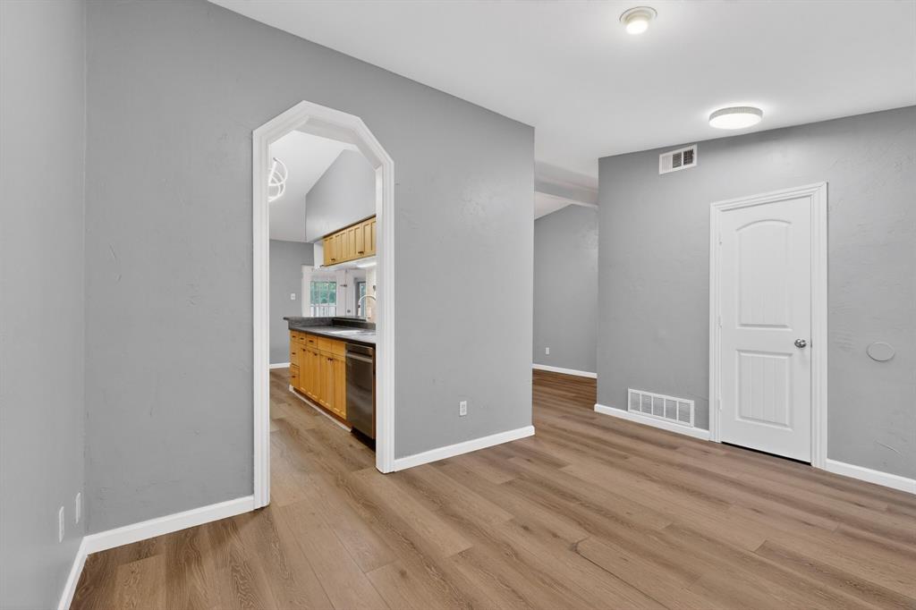 2309 Fyke Road Carrollton, TX 75006 - Photo 7 of 40