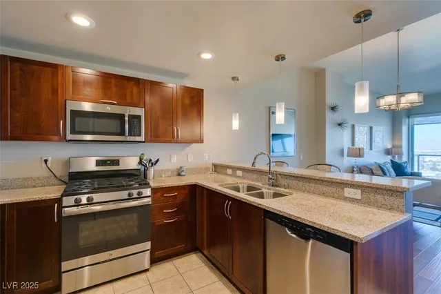 $2,050 | 150 South Las Vegas Boulevard, Unit 1618, Las Vegas, NV 89101