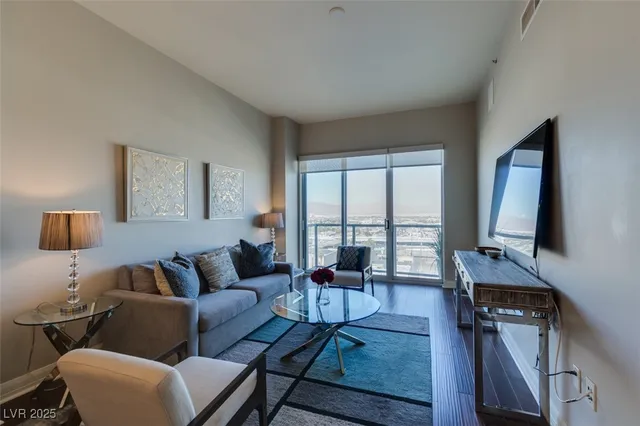 $2,050 | 150 South Las Vegas Boulevard, Unit 1618, Las Vegas, NV 89101