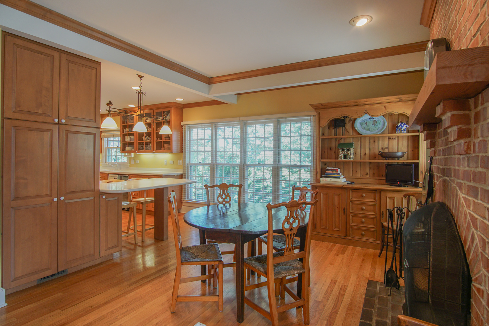 136 North Inverway Road Inverness, IL 60067 - Photo 12 of 34