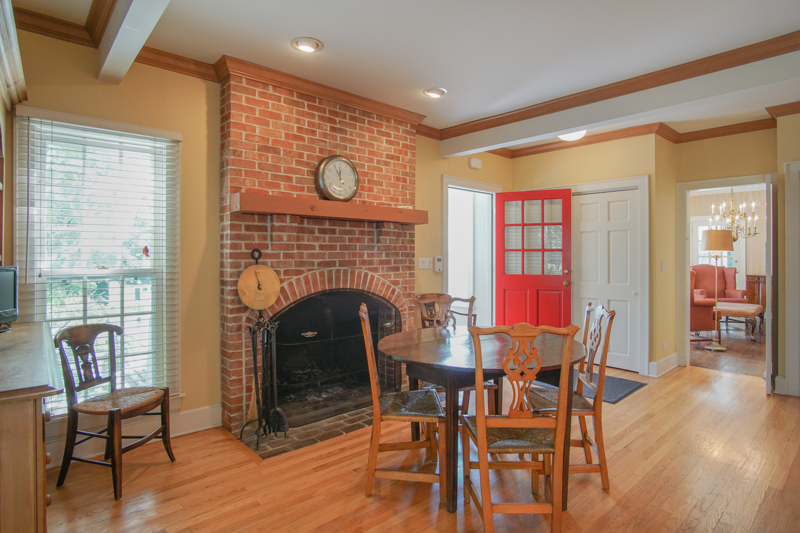 136 North Inverway Road Inverness, IL 60067 - Photo 13 of 34