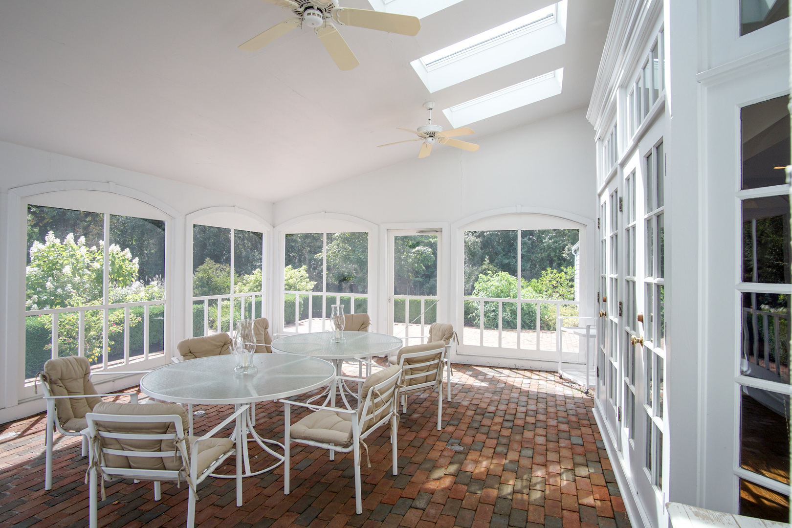 136 North Inverway Road Inverness, IL 60067 - Photo 25 of 34