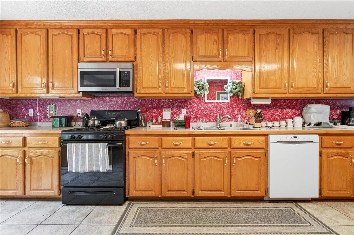 303 Oak Ridge Drive Bassett, VA 24055 - Photo 14 of 63 15-303 ORD-15