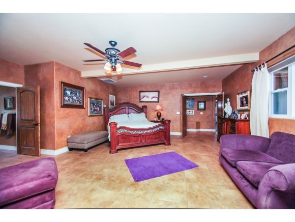 7000 West Rambling Road Prescott, AZ 86305 - Photo 10 of 27 Large and Beautiful Master Suite