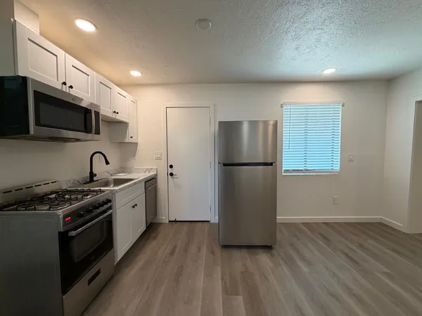 $1,200 | 1027 East Dunlap Avenue, Unit 3, Phoenix, AZ 85020