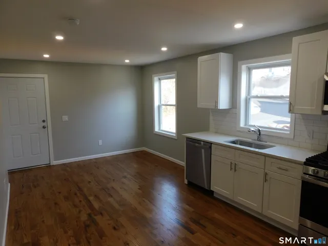 $799,900 | 69 Rosemary Street, New London, CT 06320