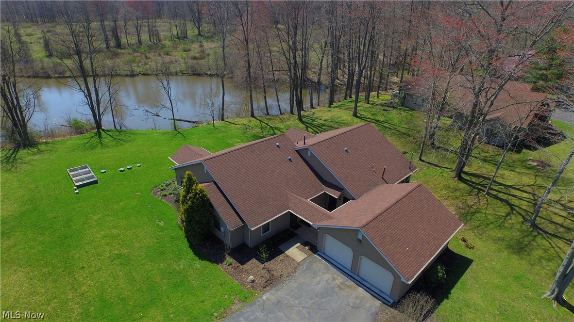 988 Perkins Jones Road Northeast Warren, OH 44483 - Photo 2 of 35 Gallery Image 2