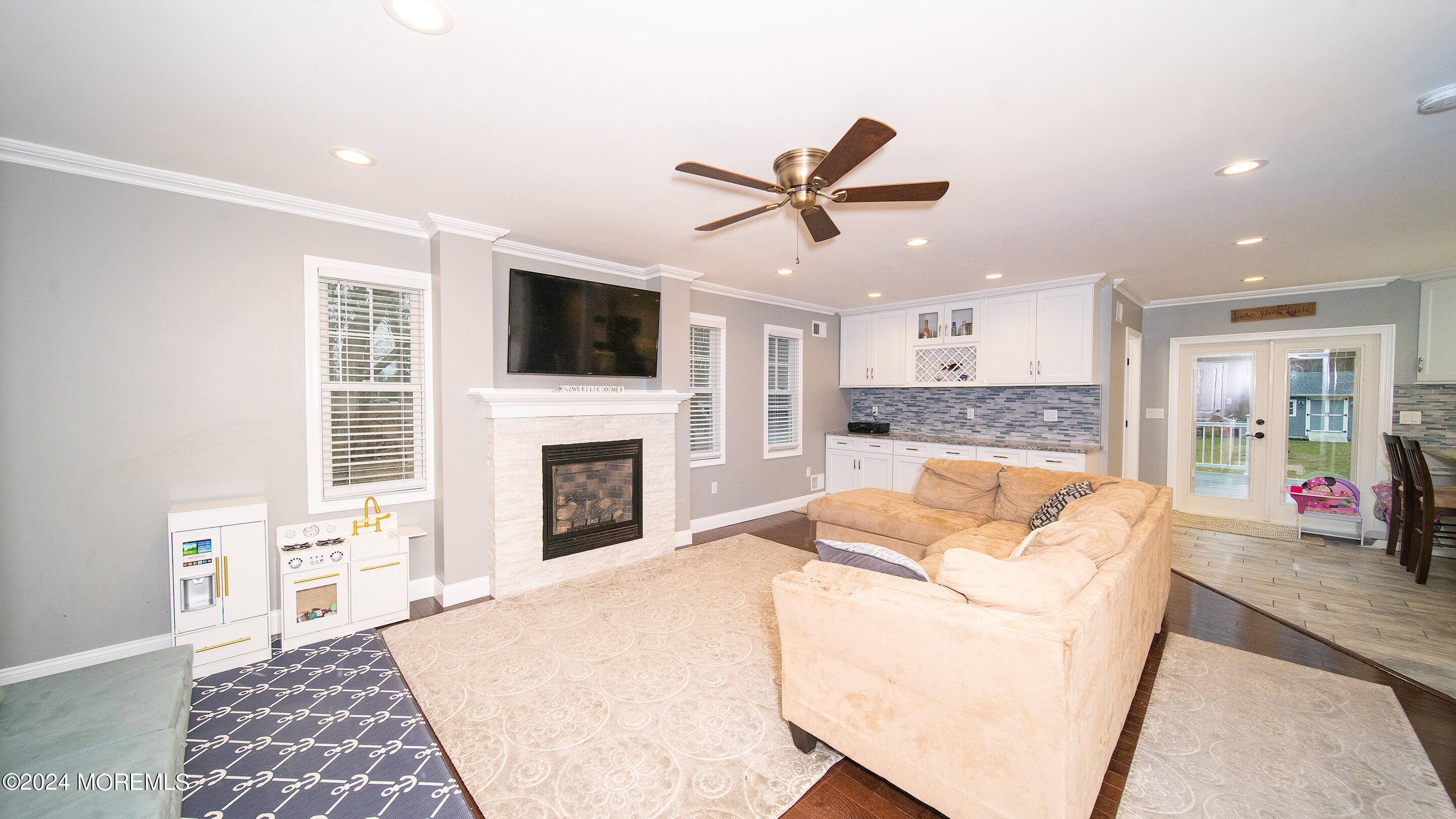 271 Sunnyside Road Lincroft, NJ 07738 - Photo 3 of 18 Livingroom_2