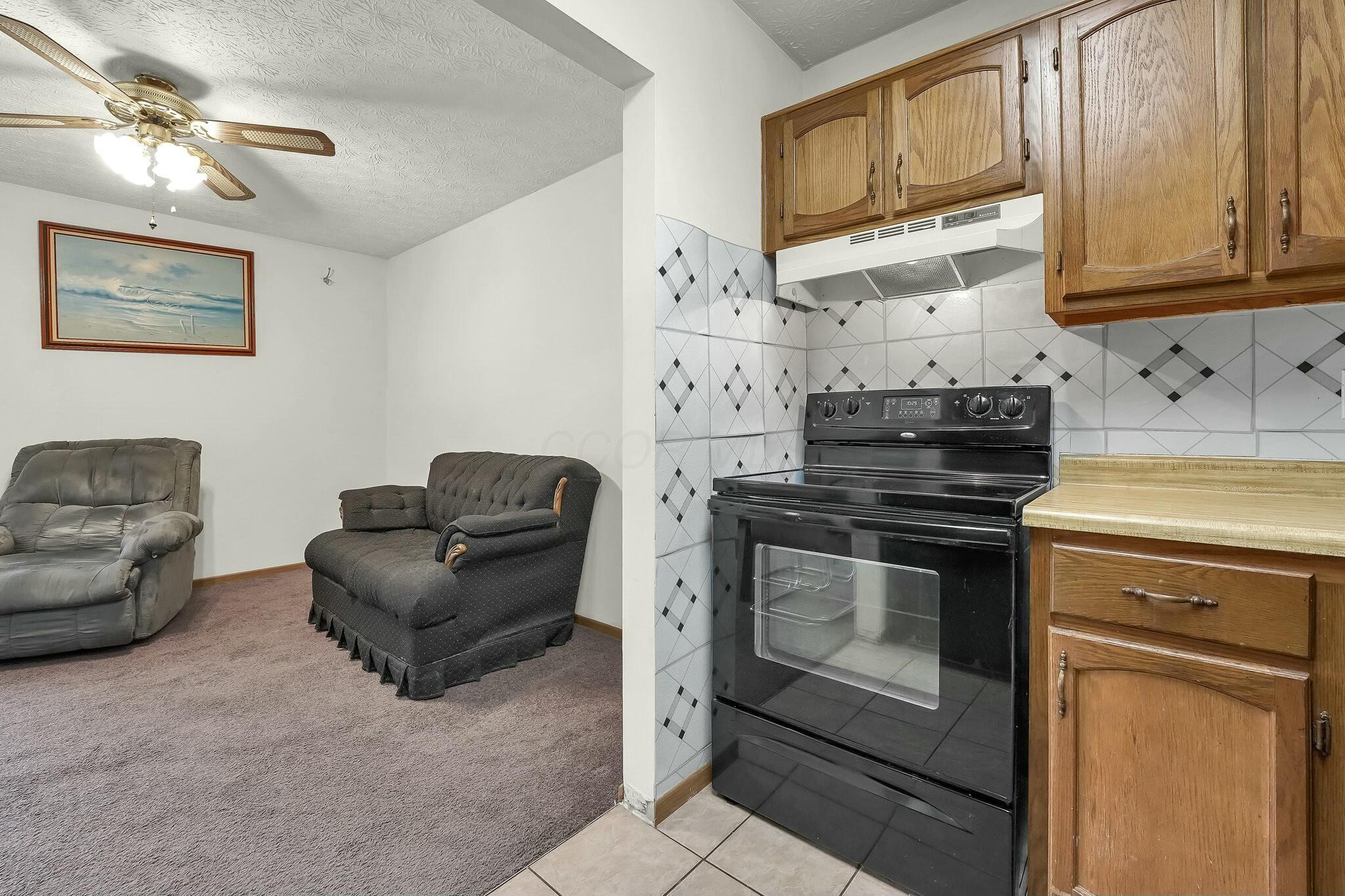 3965 Karl Road, Unit 100 Columbus, OH 43224 - Photo 10 of 26 Kitchen