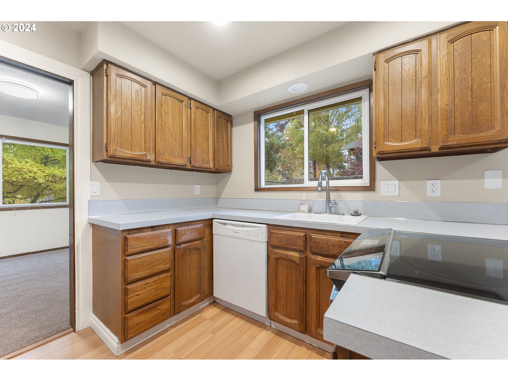 13265 Southwest Barlow Road Beaverton, OR 97008 - Photo 12 of 48 Gallery Image 12