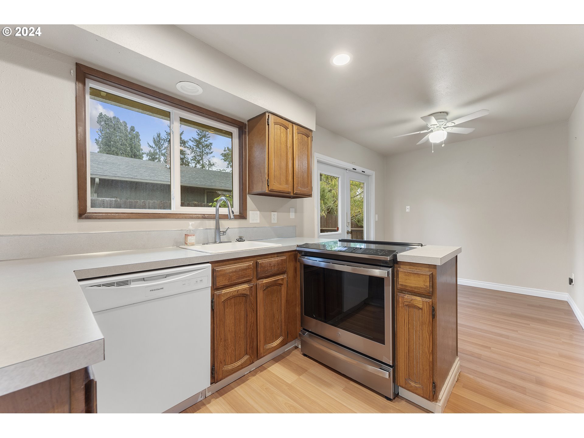 13265 Southwest Barlow Road Beaverton, OR 97008 - Photo 14 of 48 Gallery Image 14
