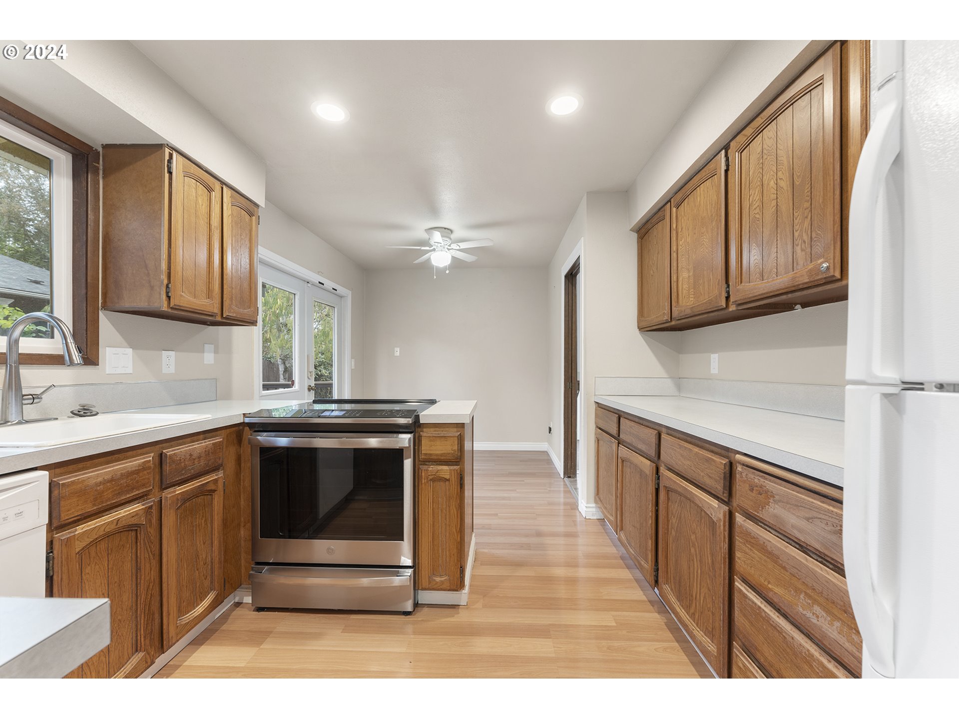 13265 Southwest Barlow Road Beaverton, OR 97008 - Photo 15 of 48 Gallery Image 15