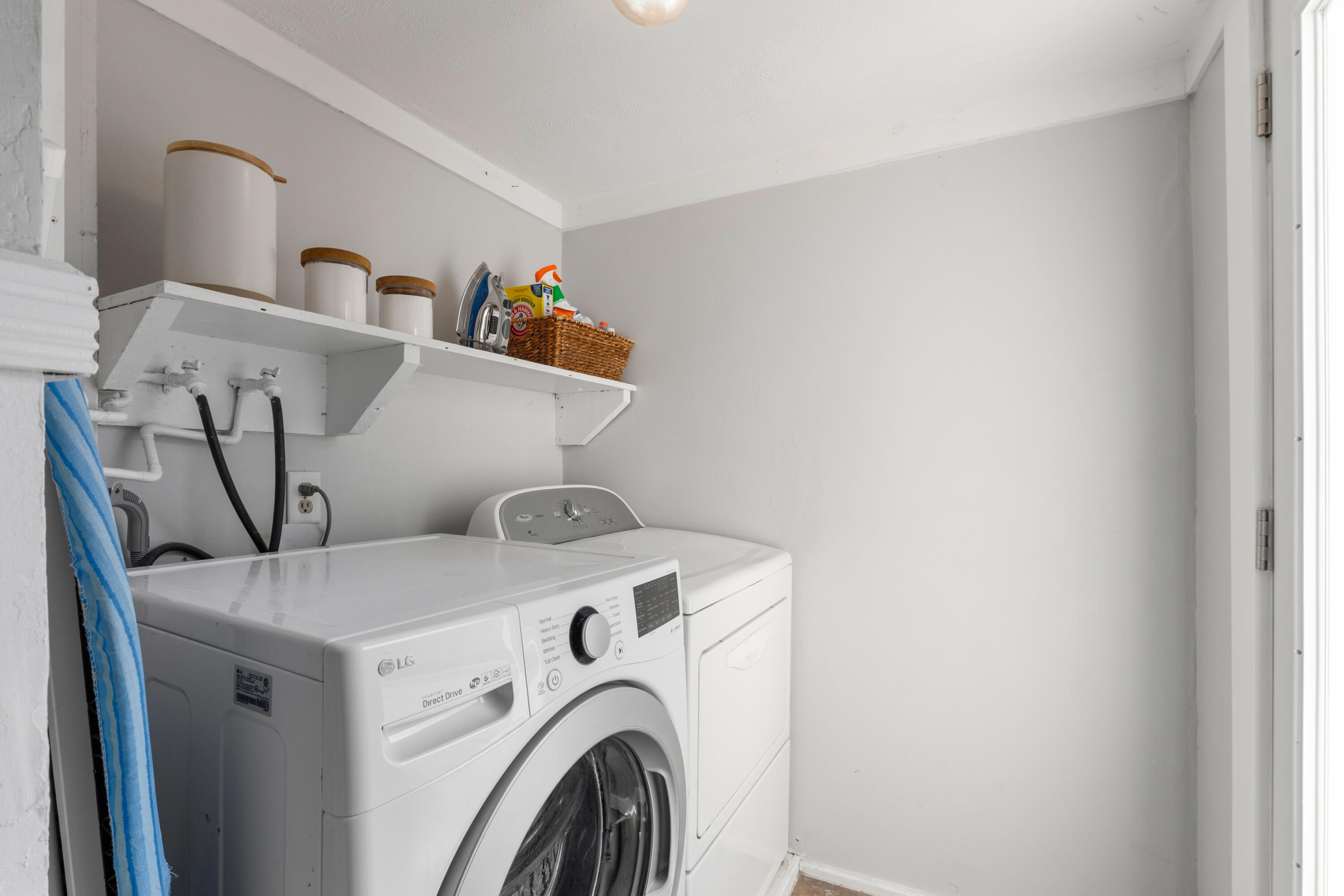 7 Union Street Saco, ME 04072 - Photo 10 of 36 Laundry / mudroom entry