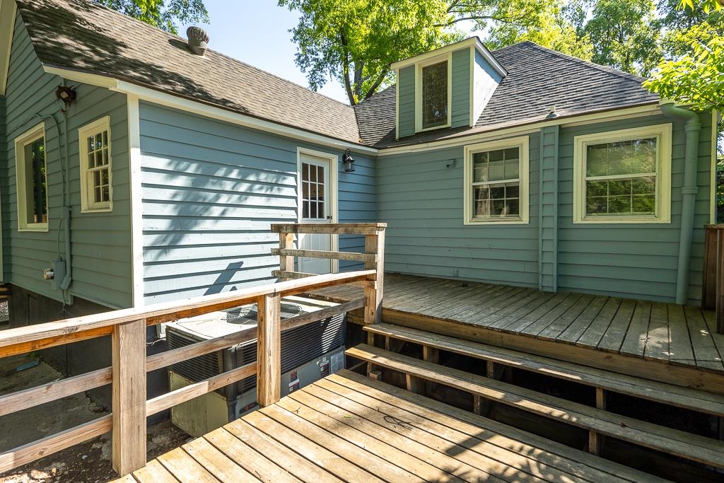 119 South Fenwick Road Memphis, TN 38111 - Photo 14 of 28 a view of a wooden chairs on the deck