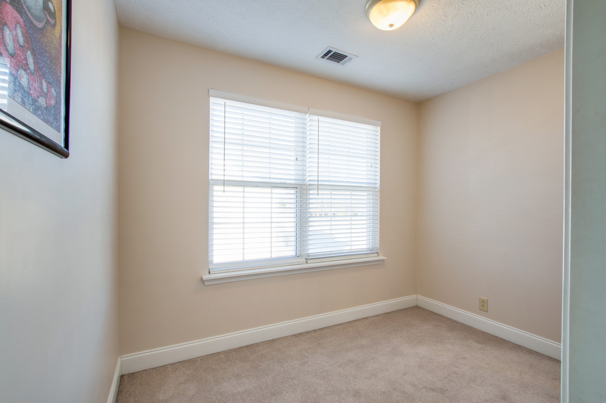 699 Crescent Road Murfreesboro, TN 37128 - Photo 22 of 29 an empty room with window and window