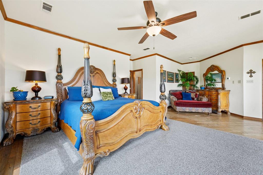 9711 Jim Christal Road Krum, TX 76249 - Photo 16 of 40