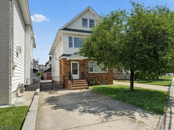 $2,300 | 521 Pennington Street, Elizabeth, NJ 07202