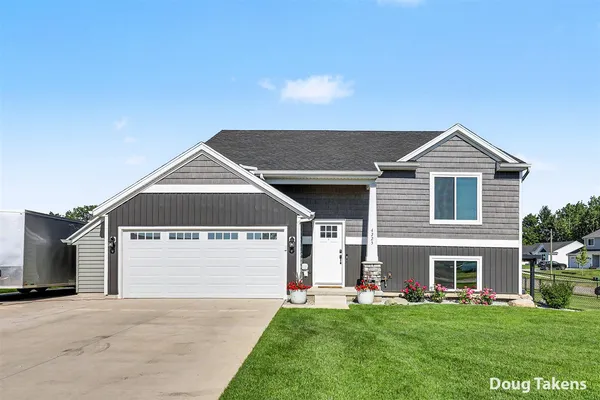 $412,500 | 4225 Butternut Drive, Wayland, MI 49348
